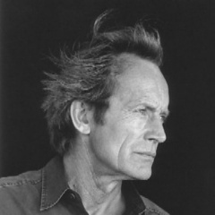 兰斯·亨利克森Lance Henriksen