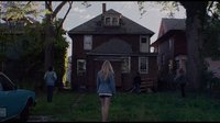 【神秘追随】（它在身后） It Follows 预告片 2015