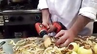 【爆笑】荷兰神厨电钻削苹果_6秒搞定一个【YouTube头条精选】_标清