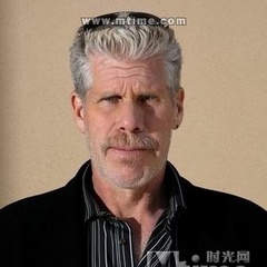 朗·普尔曼Ron Perlman