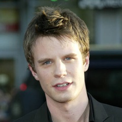 卢克·梅伯利Luke Mably