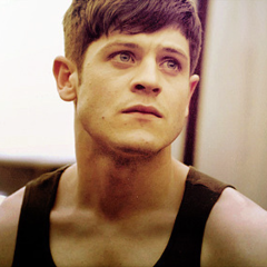 伊万·瑞恩/Iwan Rheon