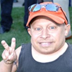 威勒·特耶Verne Troyer