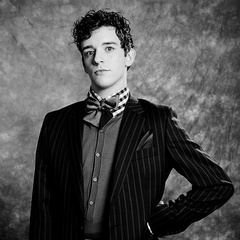 迈克尔·尤瑞Michael Urie