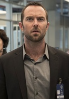 苏利文·斯坦普莱顿 Sullivan Stapleton