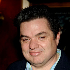 奥利弗·普莱特Oliver Platt