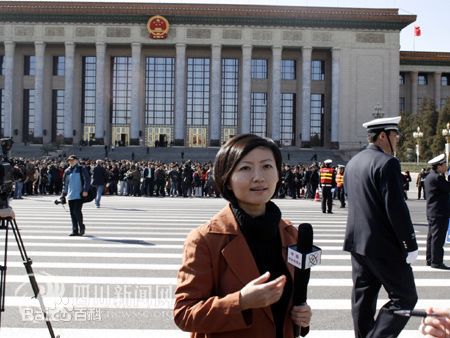 柴静采访两会图片 11